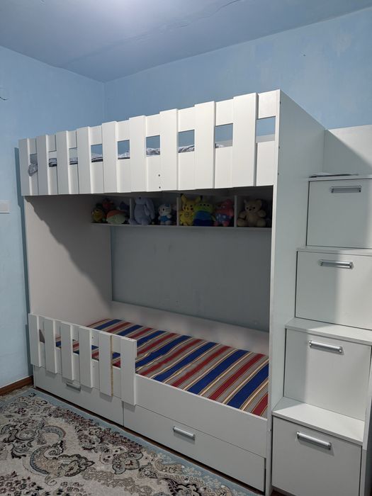 Детская двухъярусная кровать