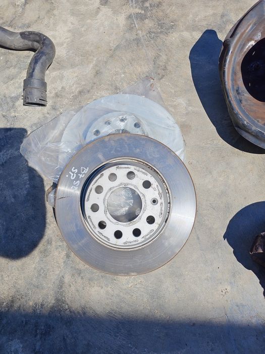 Disc frana nou vw passat b7 300lei setul