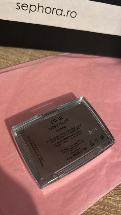 Dior rosy glow blush - 006 berry