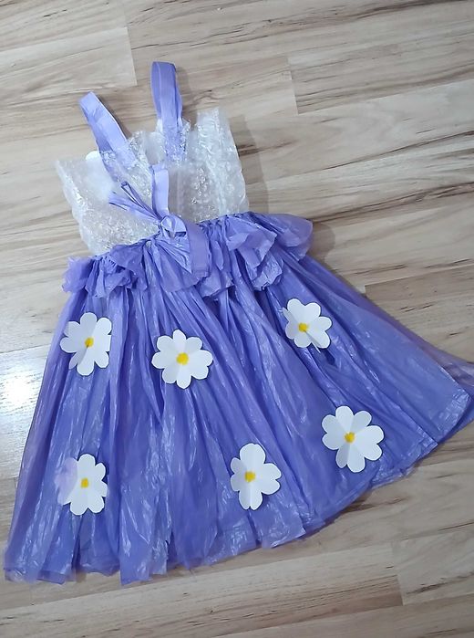 Rochie din materiale reciclabile pt fetite,mar 4-6 anii