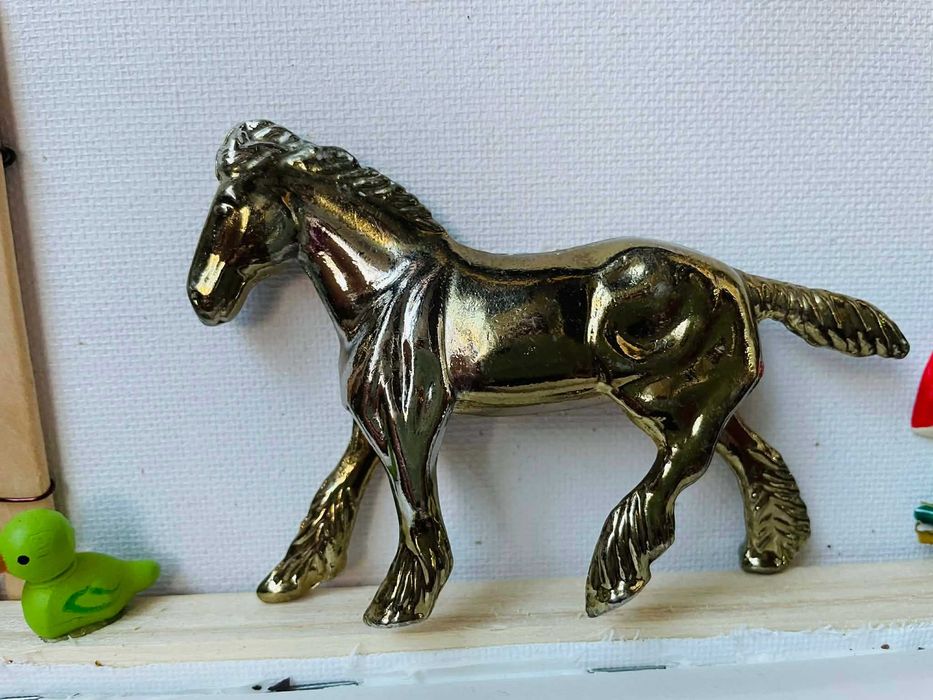 Красива украса с миниатюри от Англия