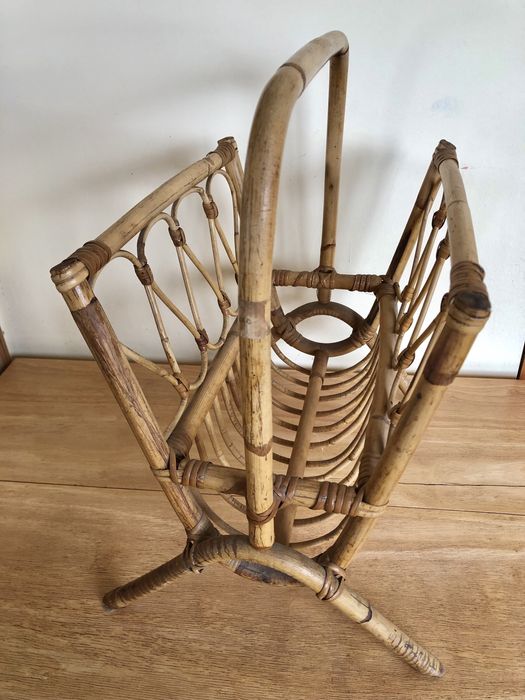 бамбукова стойка за съхранение на списания, вестници, винилови плочи