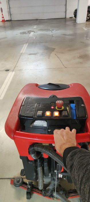 Curatenie Industriala, Comerciala si Rezidentiala - Deretic