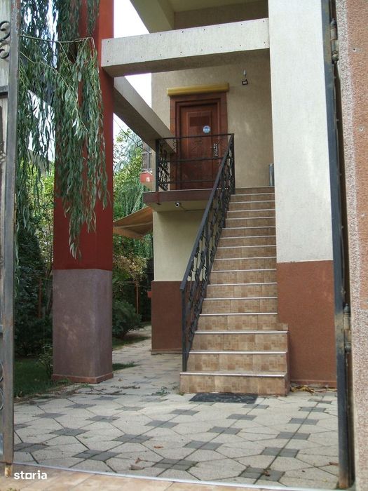 Complex imobiliar complet în Bragadiru | Vilă VIP + Casă + 2 terenuri