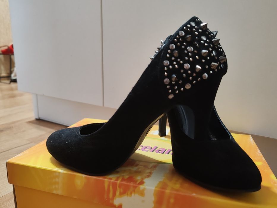 Обувки на ток 37 номер