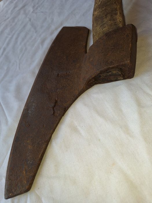 Стар голям марков топор брадва