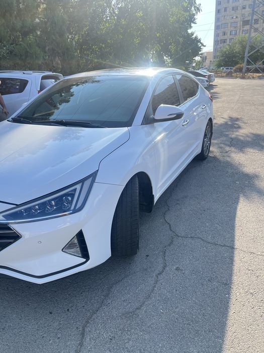 Hyundai elantra 2019 yil
