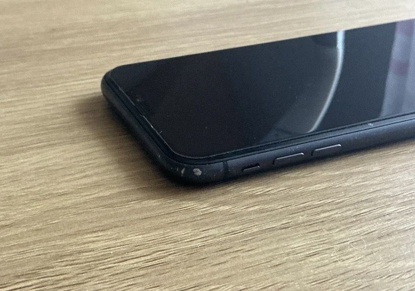 iPhone 11 negru, 128 gb, 75% bateria,