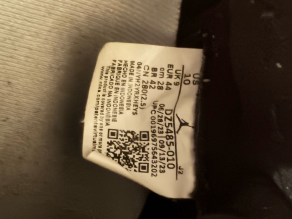 Jordan 1 black and white