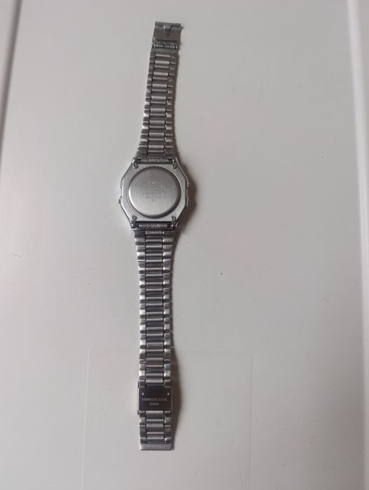 Електронен часовник Casio