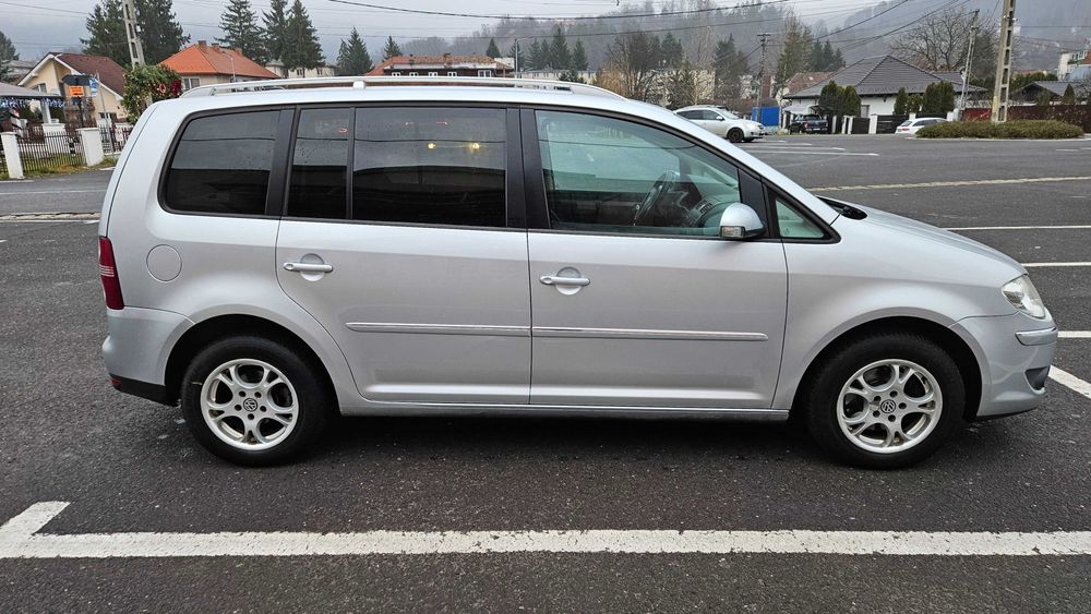 VW Touran 2008 BMM Highline 2.0 Diesel 140 CP 7 Locuri