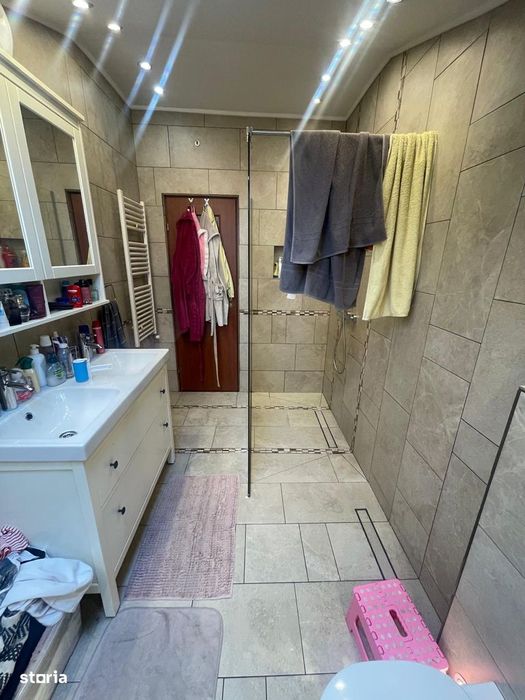 Apartament de vanzare 3 camere|mobilat si utilat ca in poze