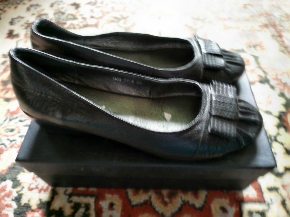 Продам женские туфли