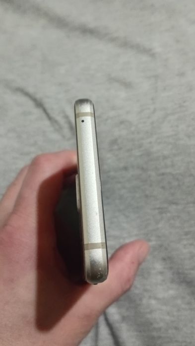 Продаю Samsung A3