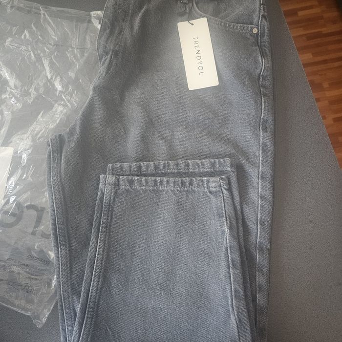 Blugi noi momfit marimea 42