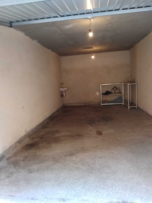 Дава се под наем Гараж / Паркомясто в Варна, Левски - 21 кв.м за 178.5 € - Снимка #2