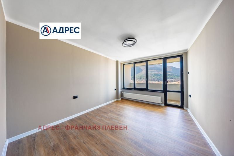 Продава се Тристаен апартамент в Враца, Център - 73 кв.м за 951 €/кв.м - Снимка #3