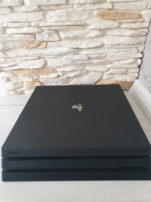 PS4 PRO с 36 игри