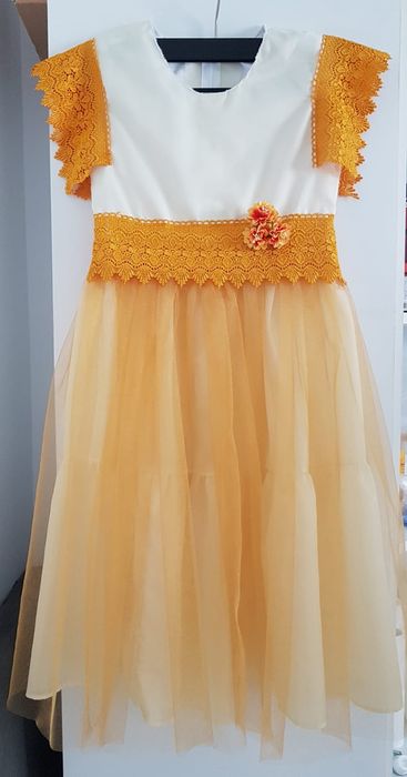 Продам платье для девочки