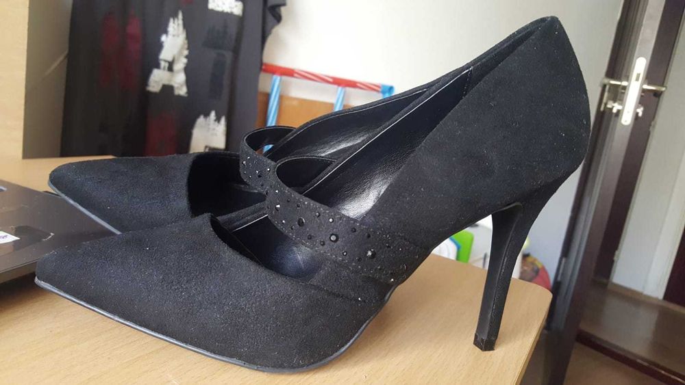 Pantofi de dama negri imitatie piele intoarsa marimea 39 Graceland