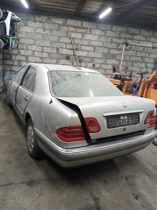 Запчасти Мерседес 190и124и202и210