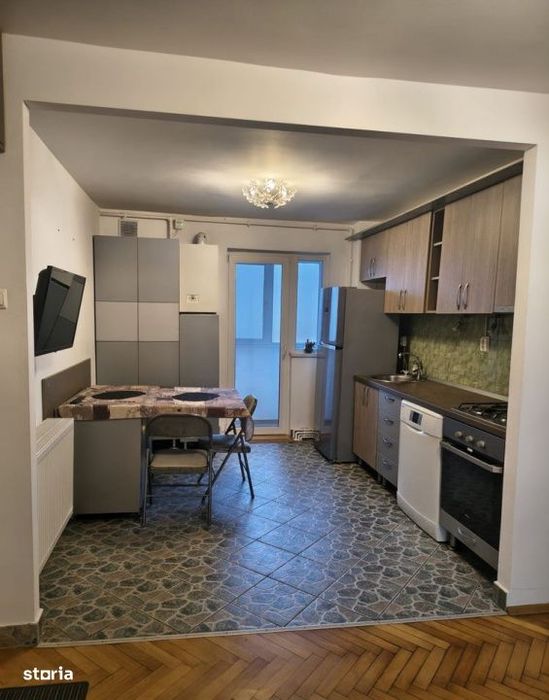 Apartament 3 Camere, Balcon, Centrala Proprie, Zona Grigorescu