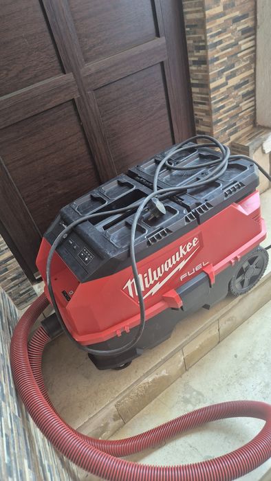 Прахосмукачка Milwaukee M18 ONEF2VC34M