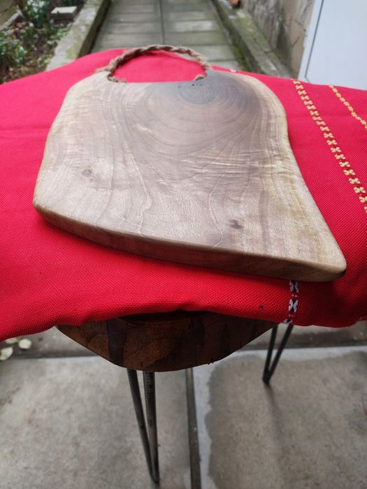 Дъска за мезета от орех