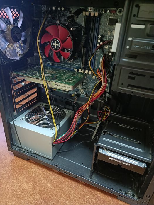 Pc i5, 8gb ram, hdd.