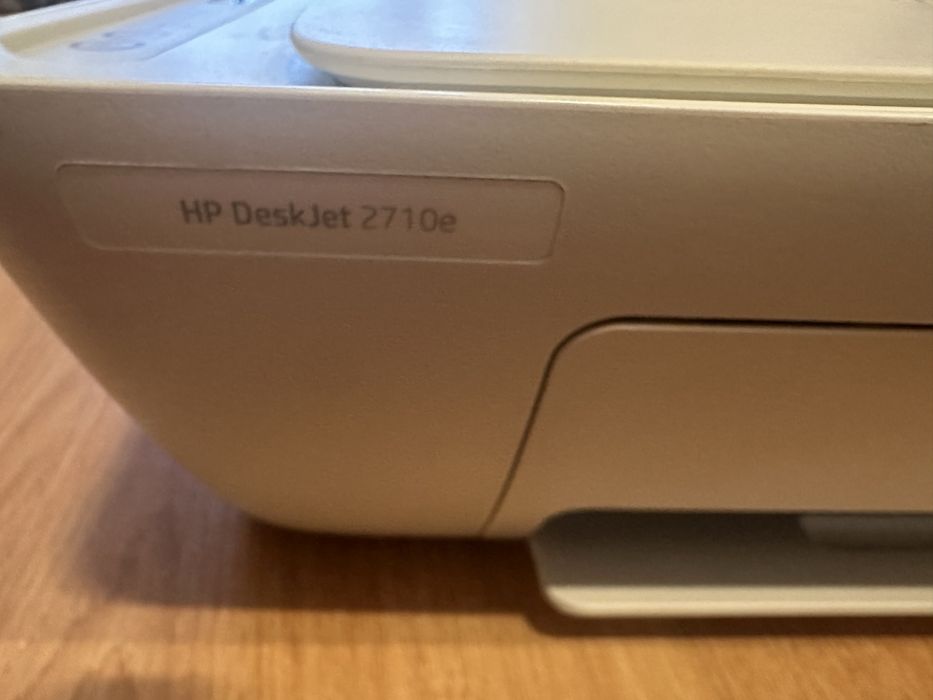 Imprimanta HP Deskjet 2710e