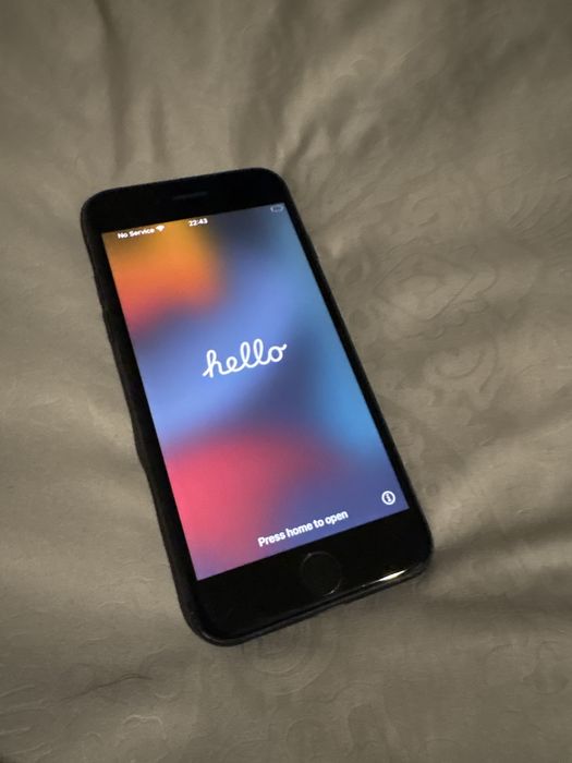 iPhone 7 black.