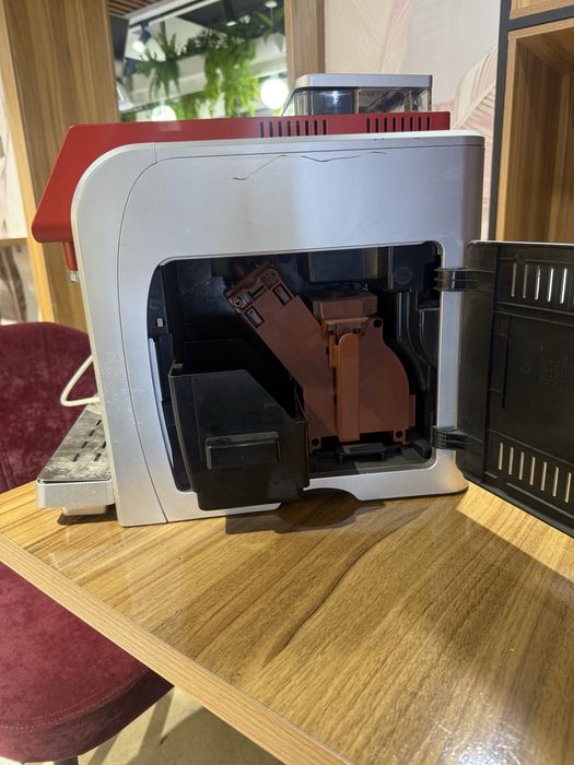 Kofe apparat Huracan 717 срочно