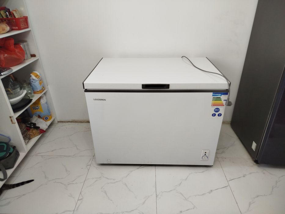 Продам морозильную камеру