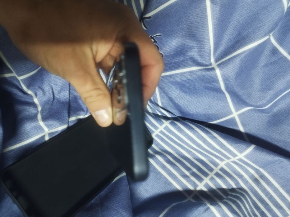 Telefonga javob aybi yo karobka bor telfon ideal