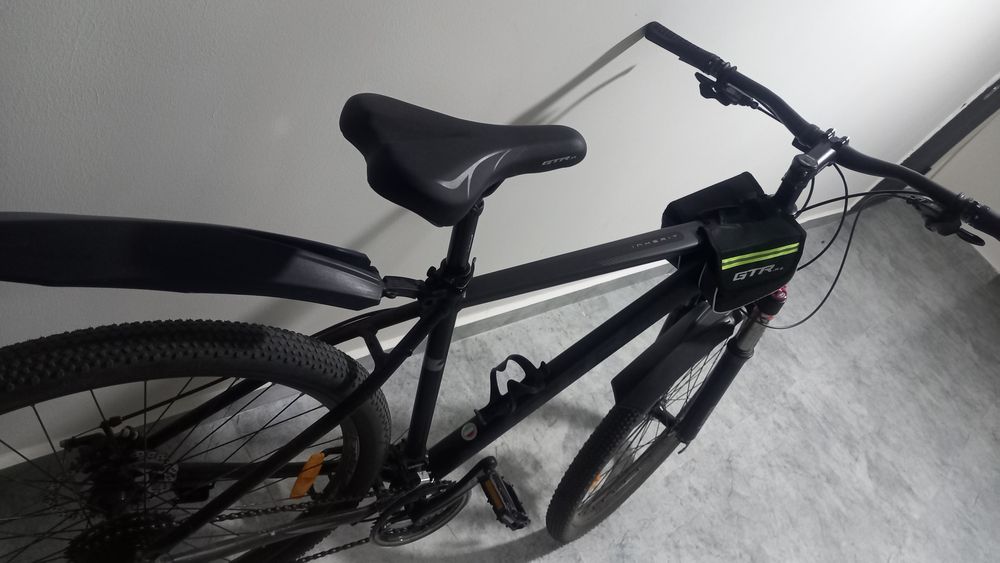 Велосипед спортивный марки GTR