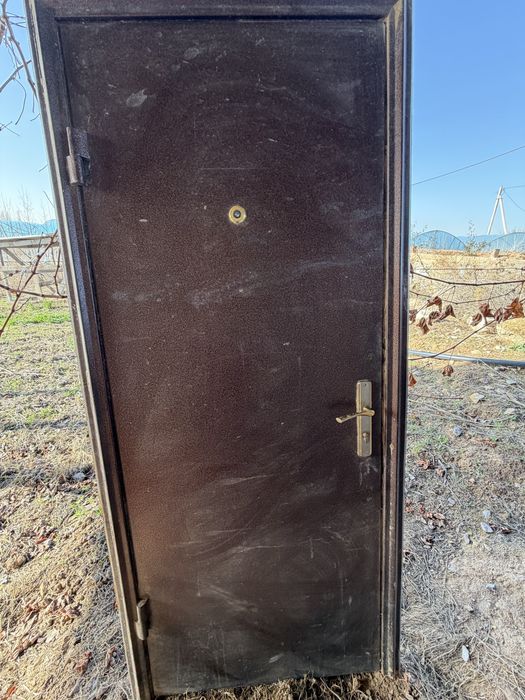 Темір есік сыртқы ванна бар