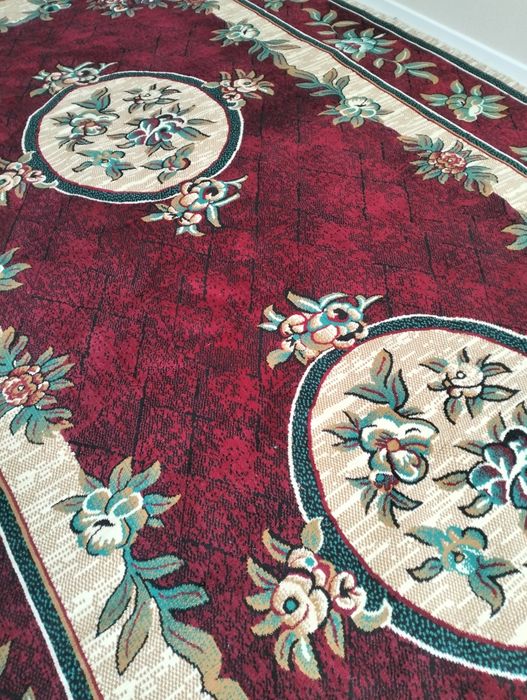 Прдаётся ковер в хорошем состояний