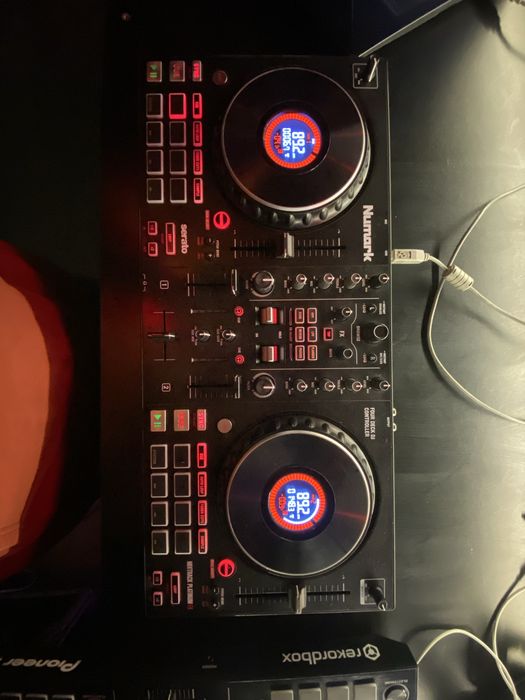 Продам dj контролер