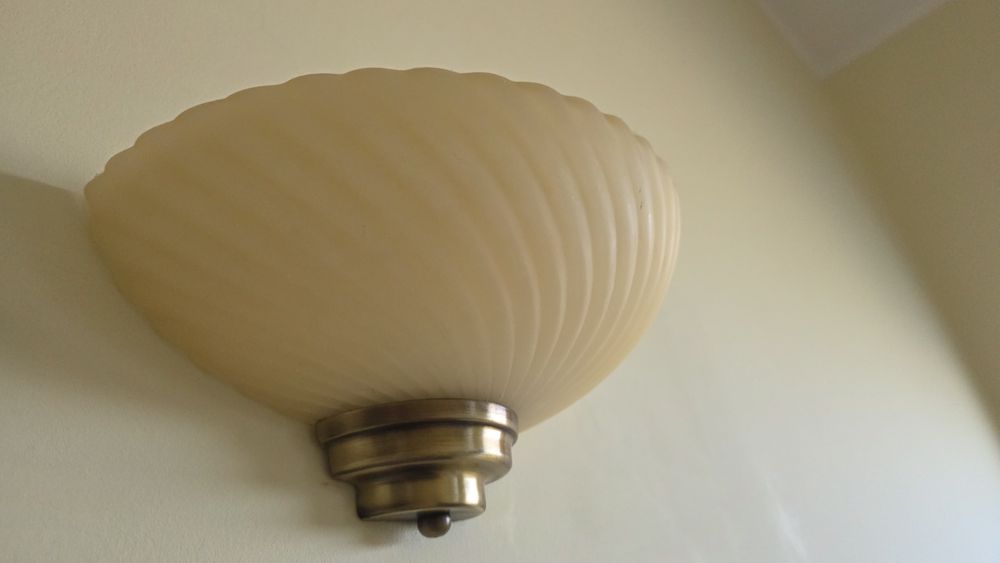 Lustre Omega ca noi