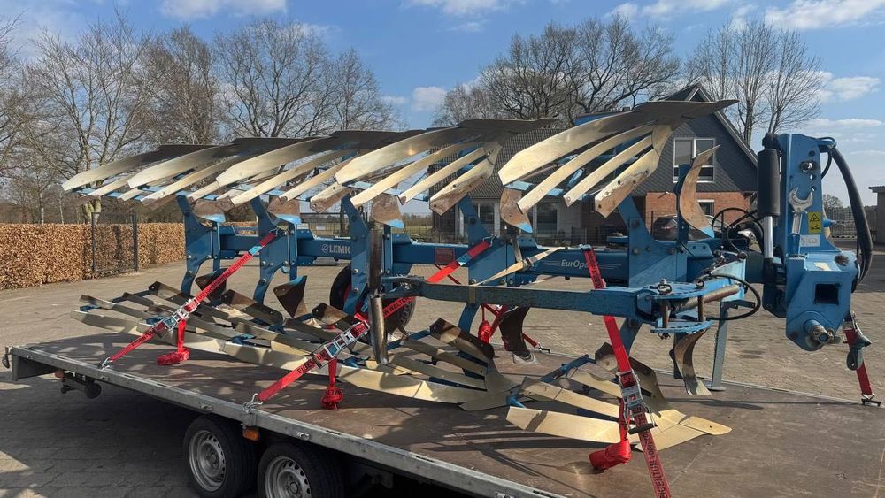 Lemken Europal 8 . Claas Arion, Case Puma, Belarus tortadi