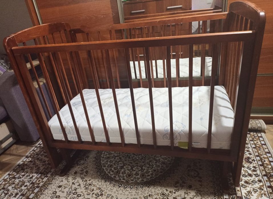 Продам детскую кроватку