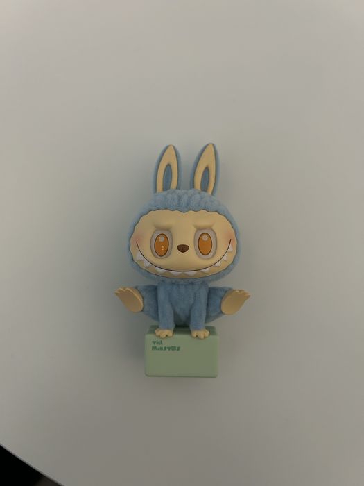 Labubu Lazy Yoga Pop Mart original