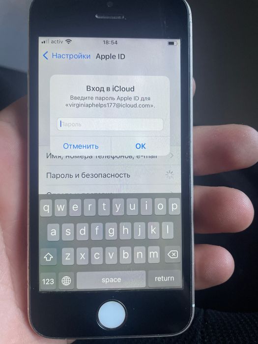 Продам iPhone SE 1