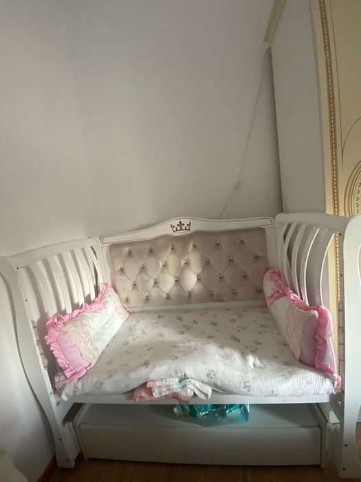 Срочно продается манеж-кровать