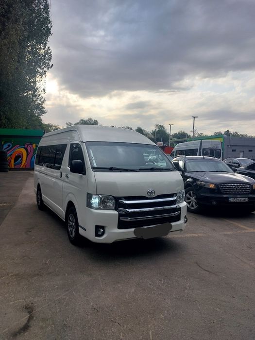 Продам Тоёта хайс 2010 год!!!