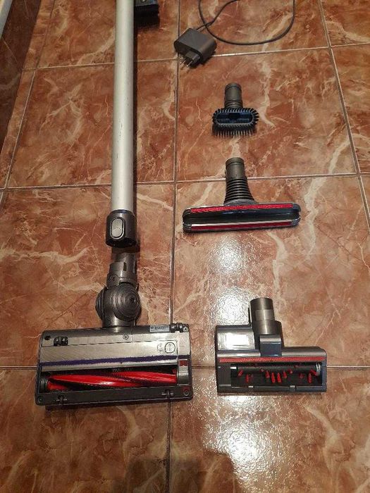 Vand aspirator vertical Dyson V 6 slim