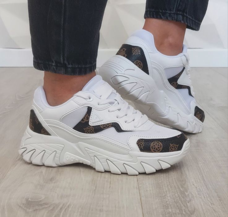 Оригинални сникърси/маратонки GUESS Nowah, номера 38,39,40,41.