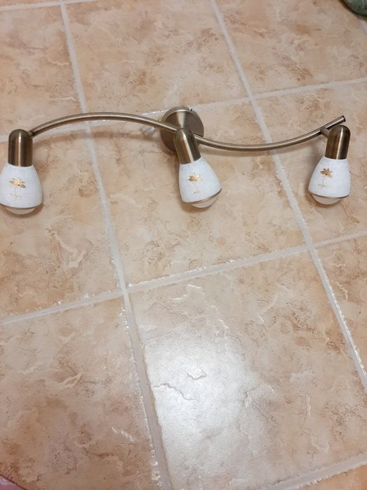 Lustra clasică și accesibilă!