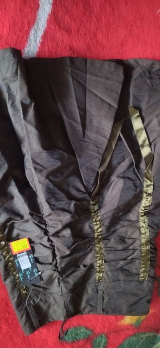 Продам детские брюки и юбку