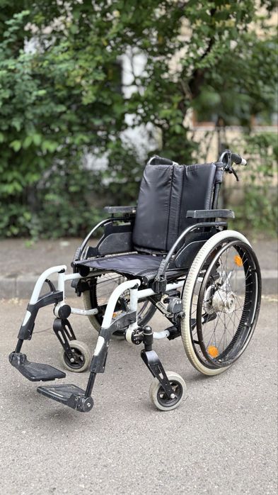 Carut Batrani Persoane Handicap/Dizabilitati Scaun de Inpins-Carucior-